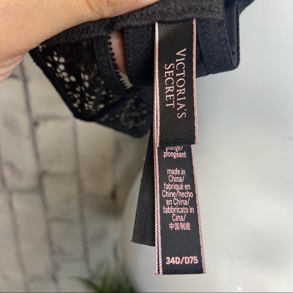 VICTORIA’S SECRET Very Sexy Long Line Plunge 32DD - Picture 8 of 14